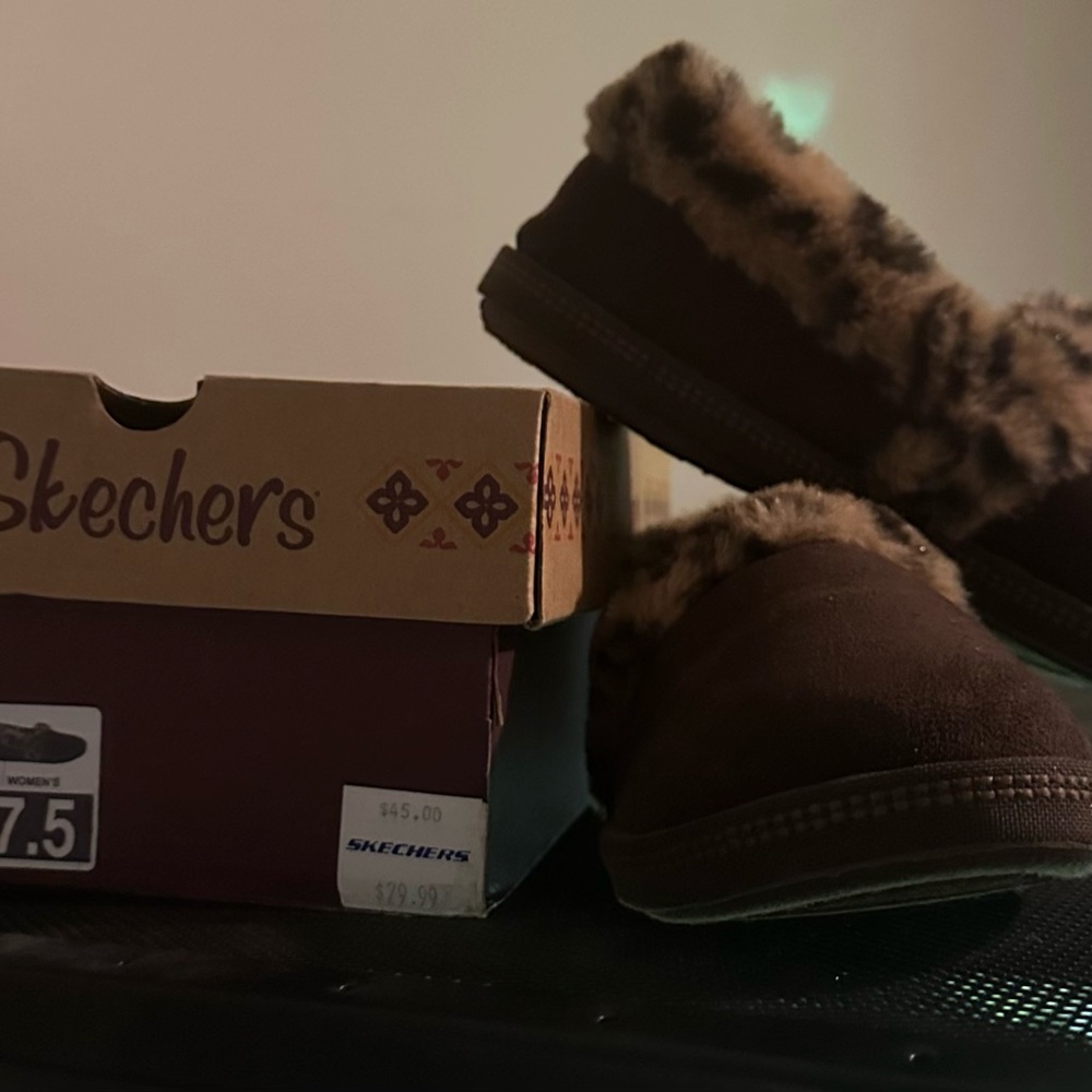 Sketchers Brown Suede Frisky Gal shoe/slippers with Faux Fur Lining - Picture 3 of 4